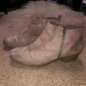 Arizona Jean Co Ankle Booties